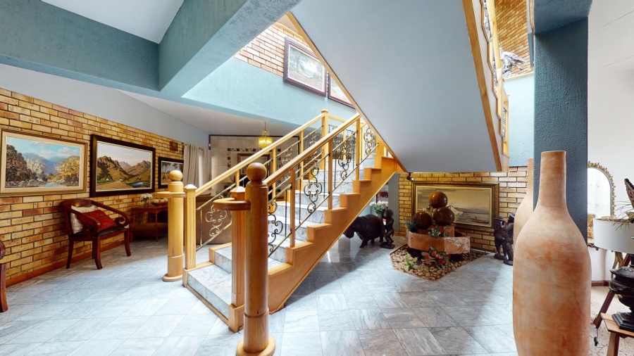 6 Bedroom Property for Sale in Van Der Hoff Park North West